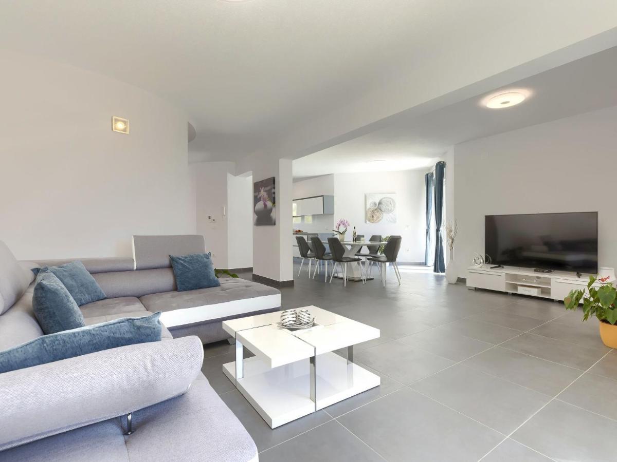 Holiday Home Villa Gocci By Interhome Kmeti المظهر الخارجي الصورة