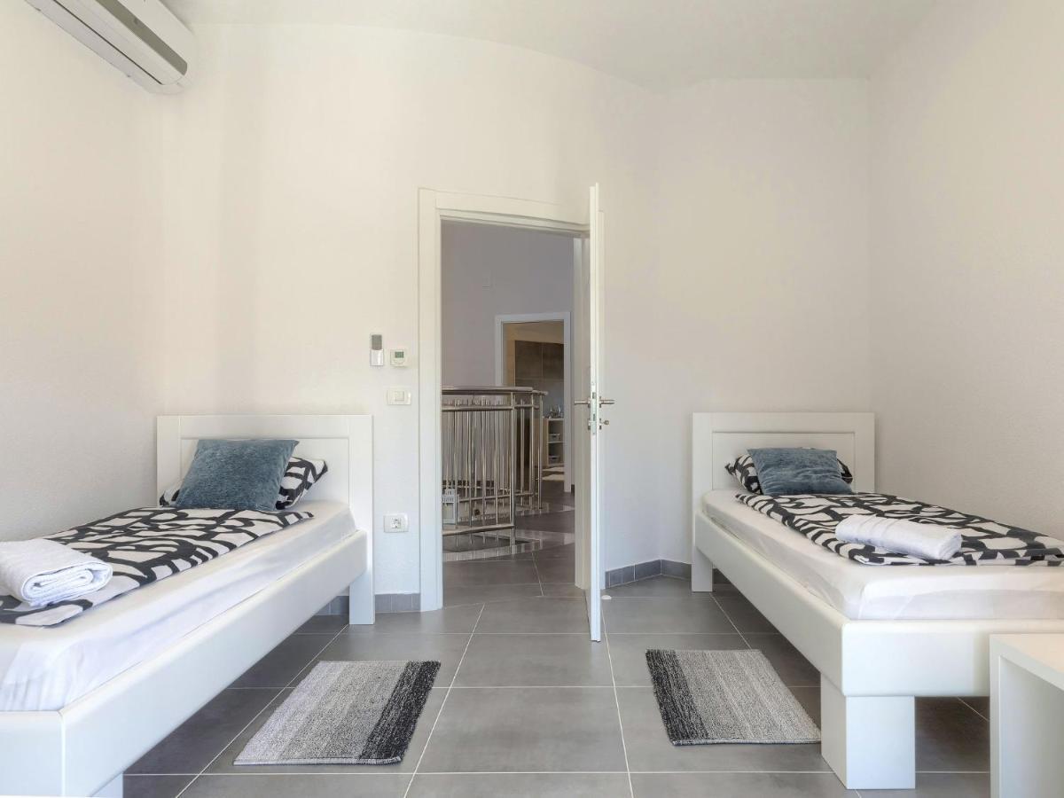 Holiday Home Villa Gocci By Interhome Kmeti المظهر الخارجي الصورة