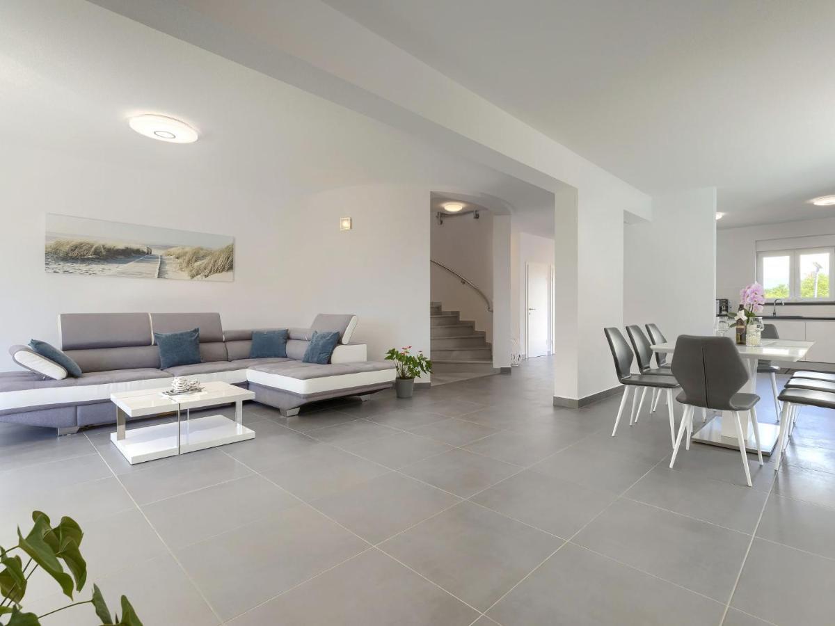Holiday Home Villa Gocci By Interhome Kmeti المظهر الخارجي الصورة