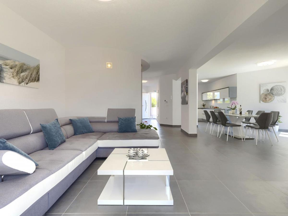 Holiday Home Villa Gocci By Interhome Kmeti المظهر الخارجي الصورة